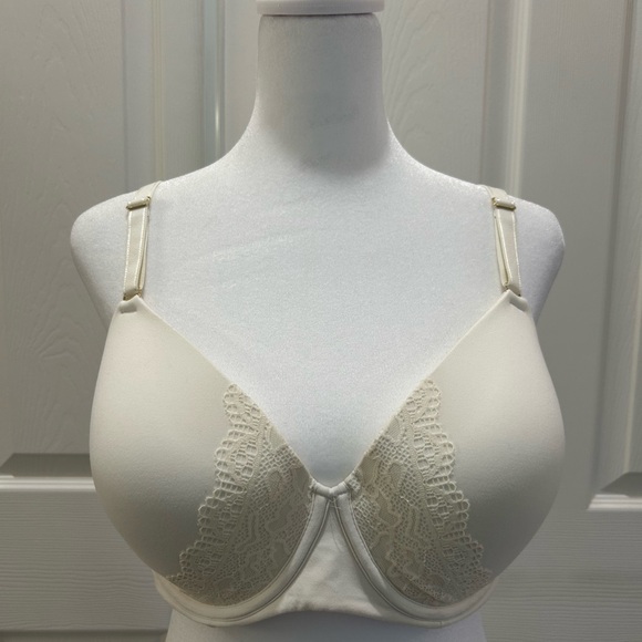 SOMA EMBRACEABLE Cream Lace Detail Bra. 40C. Like New. - Picture 1 of 4